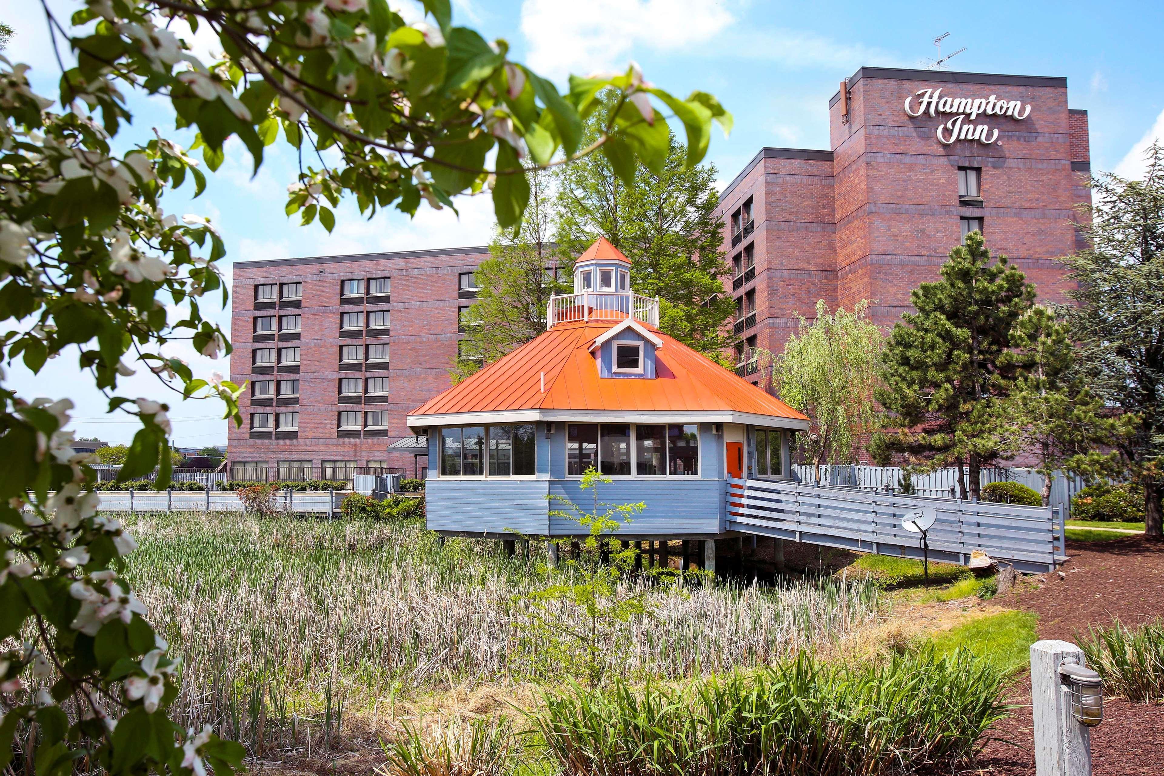 Hampton Inn Фредерик Екстериор снимка