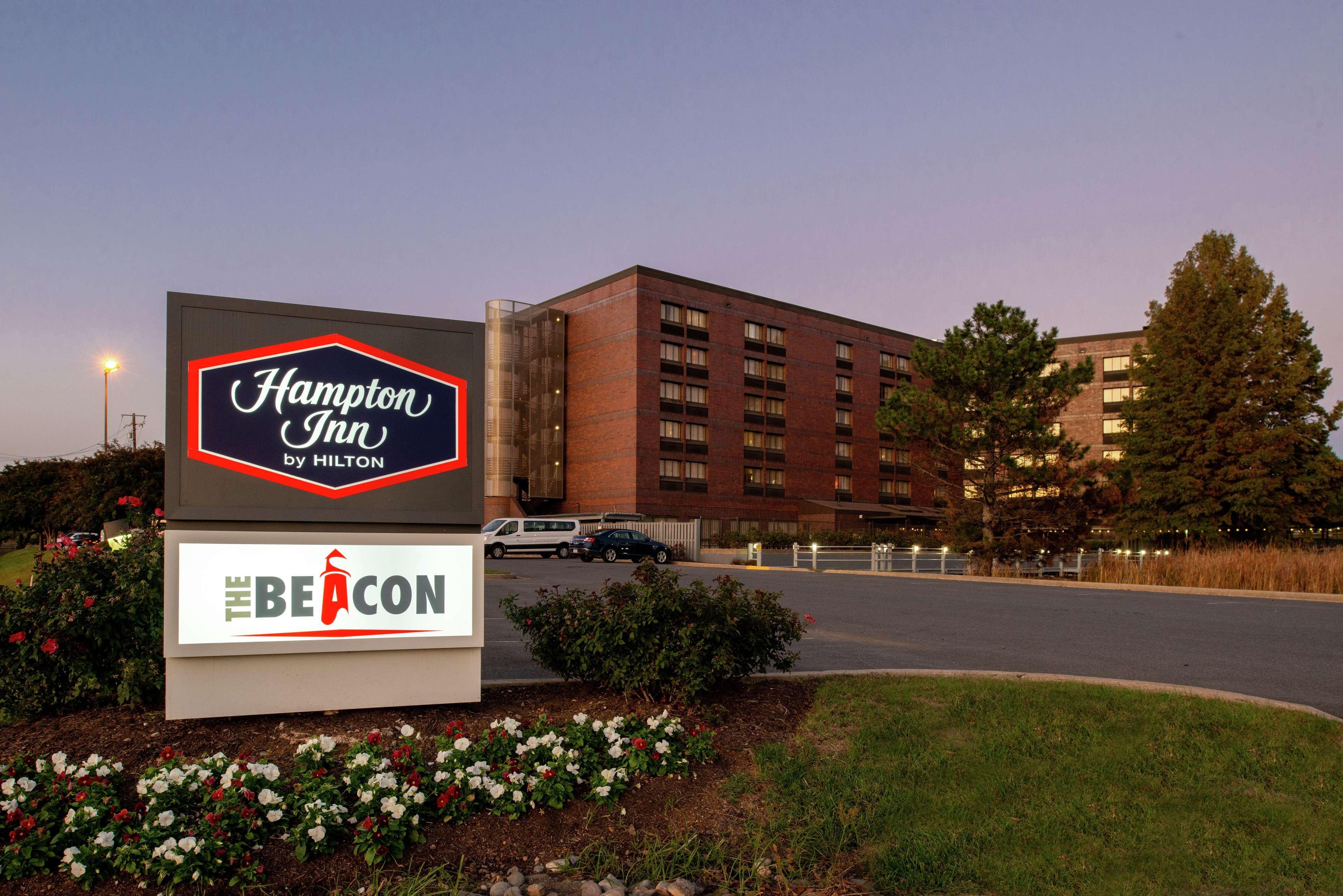 Hampton Inn Фредерик Екстериор снимка
