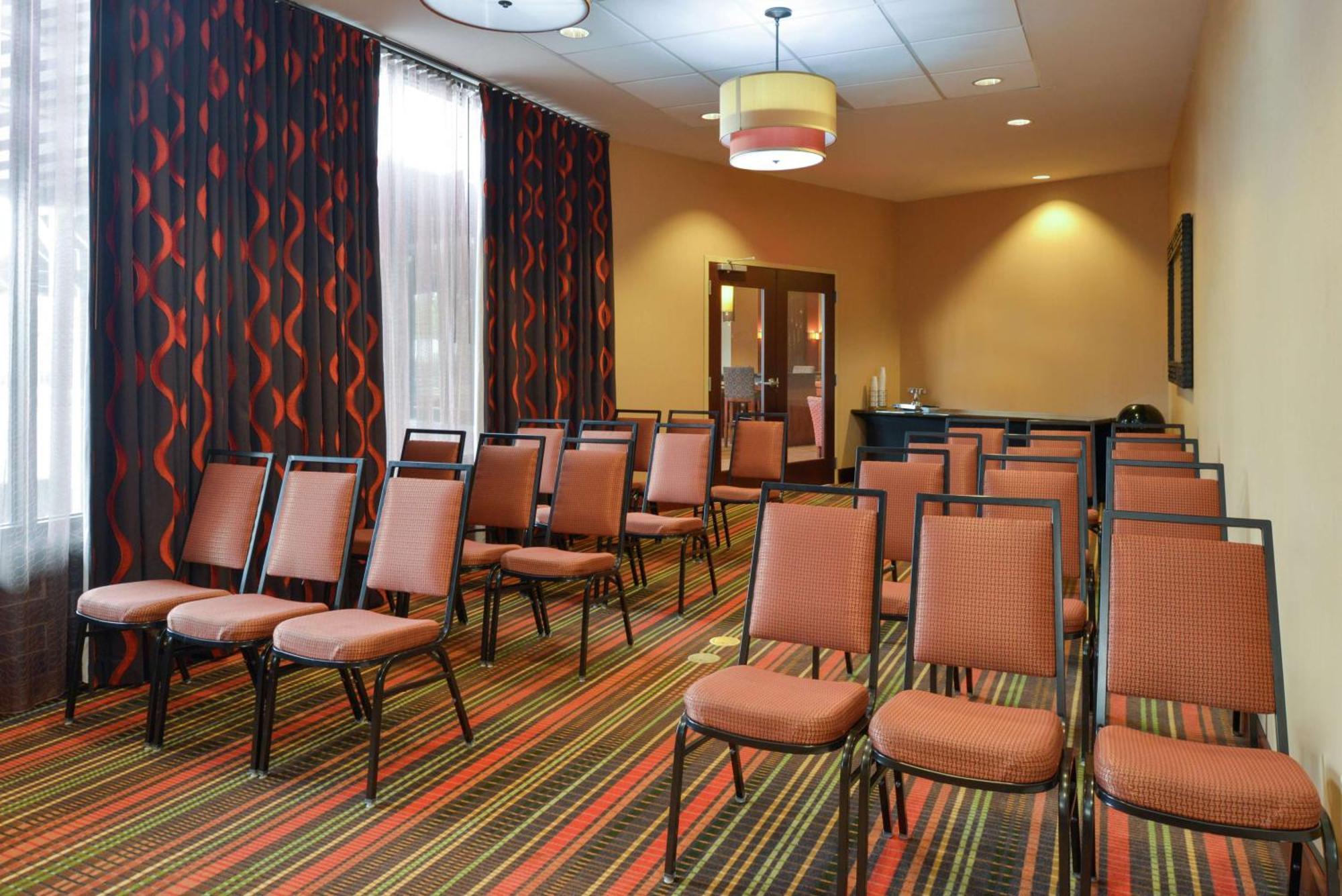 Hampton Inn Фредерик Екстериор снимка
