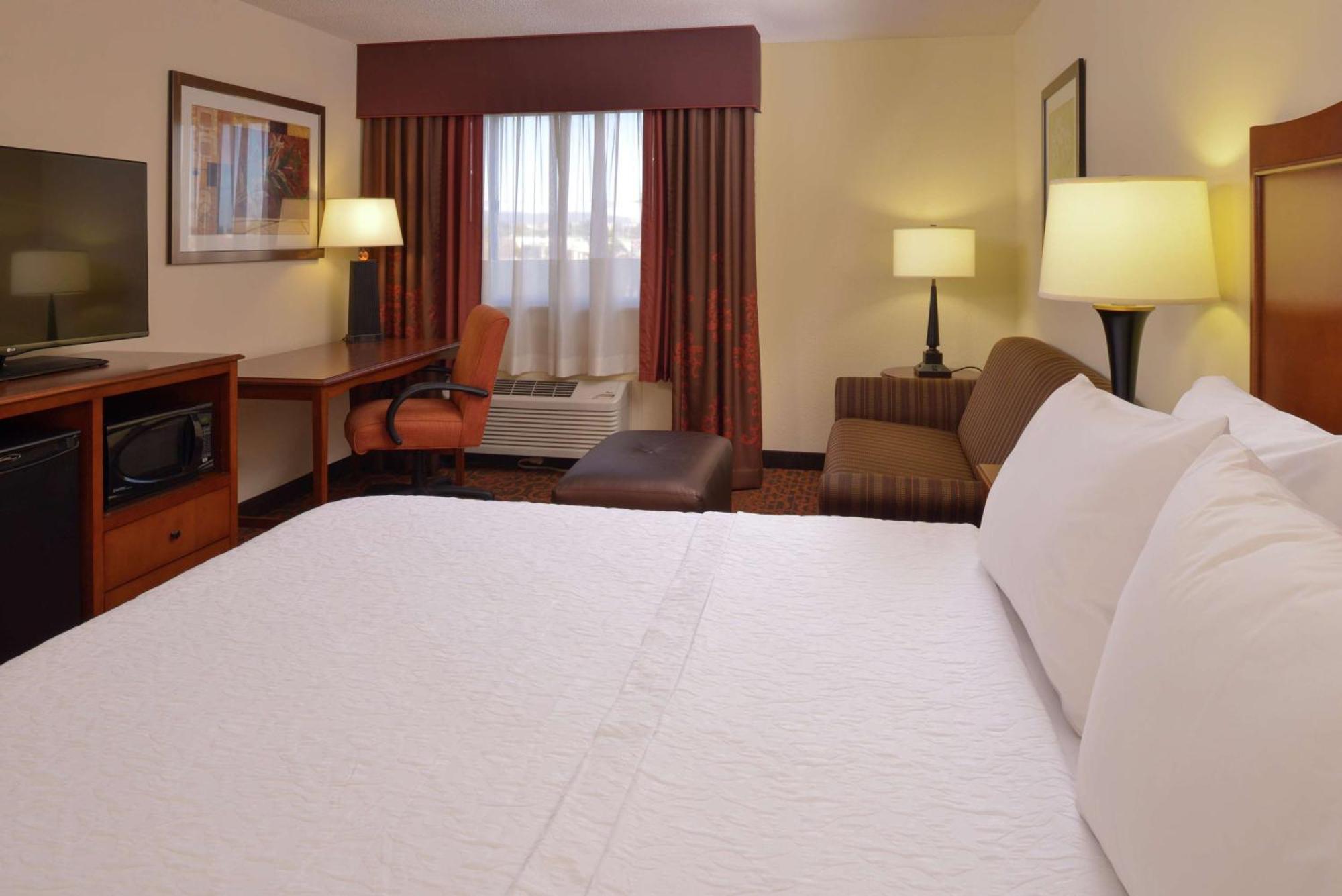 Hampton Inn Фредерик Екстериор снимка
