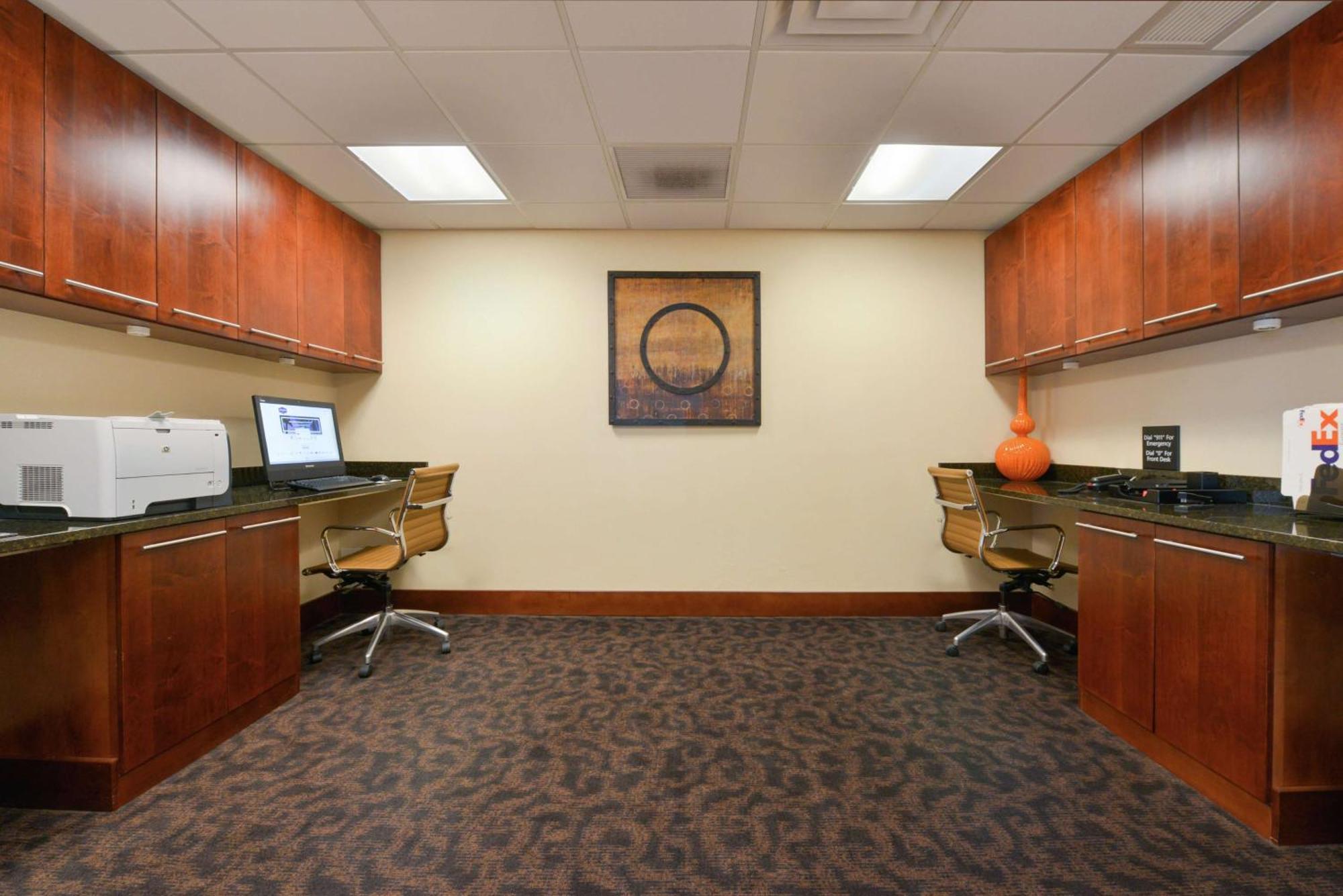 Hampton Inn Фредерик Екстериор снимка
