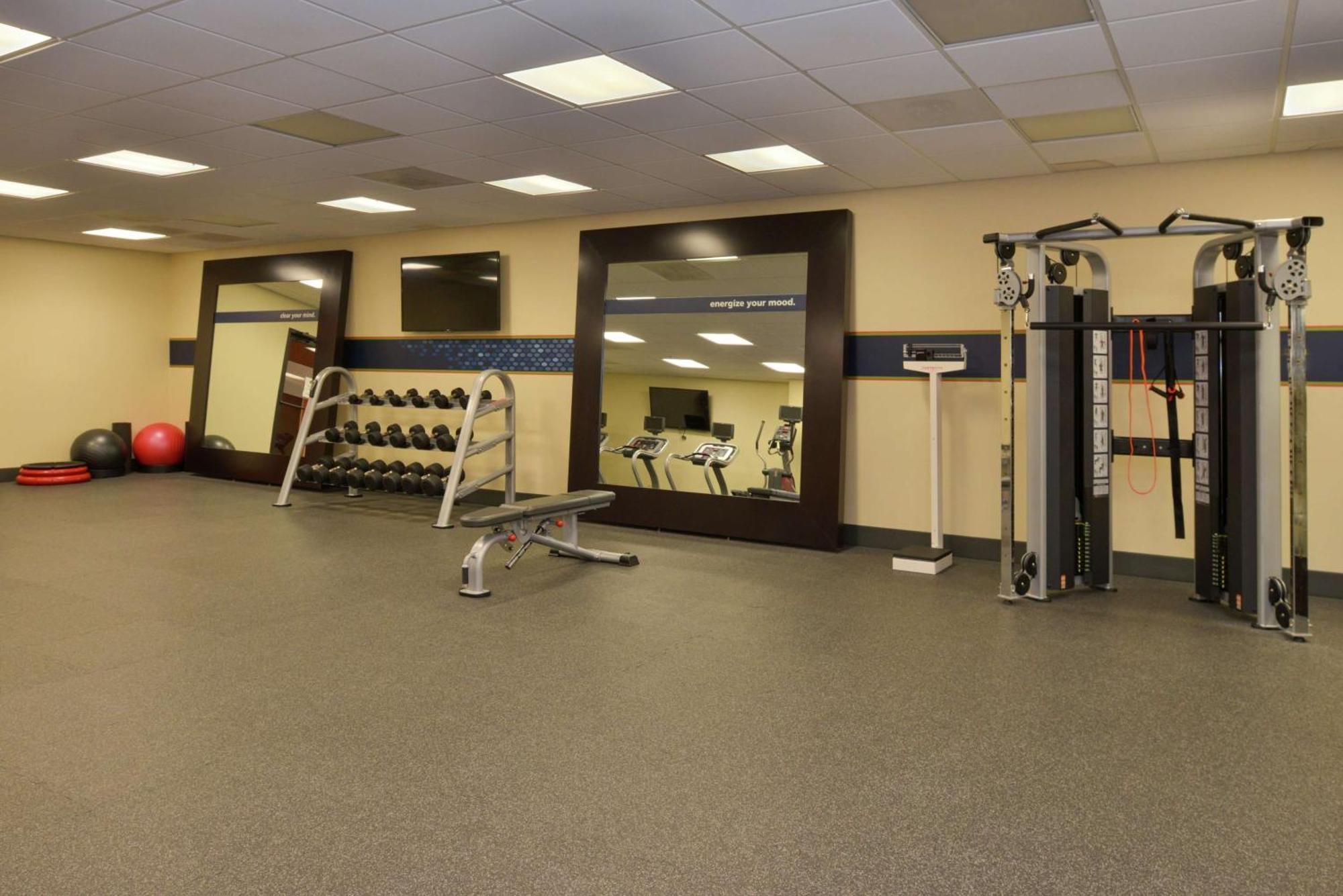 Hampton Inn Фредерик Екстериор снимка