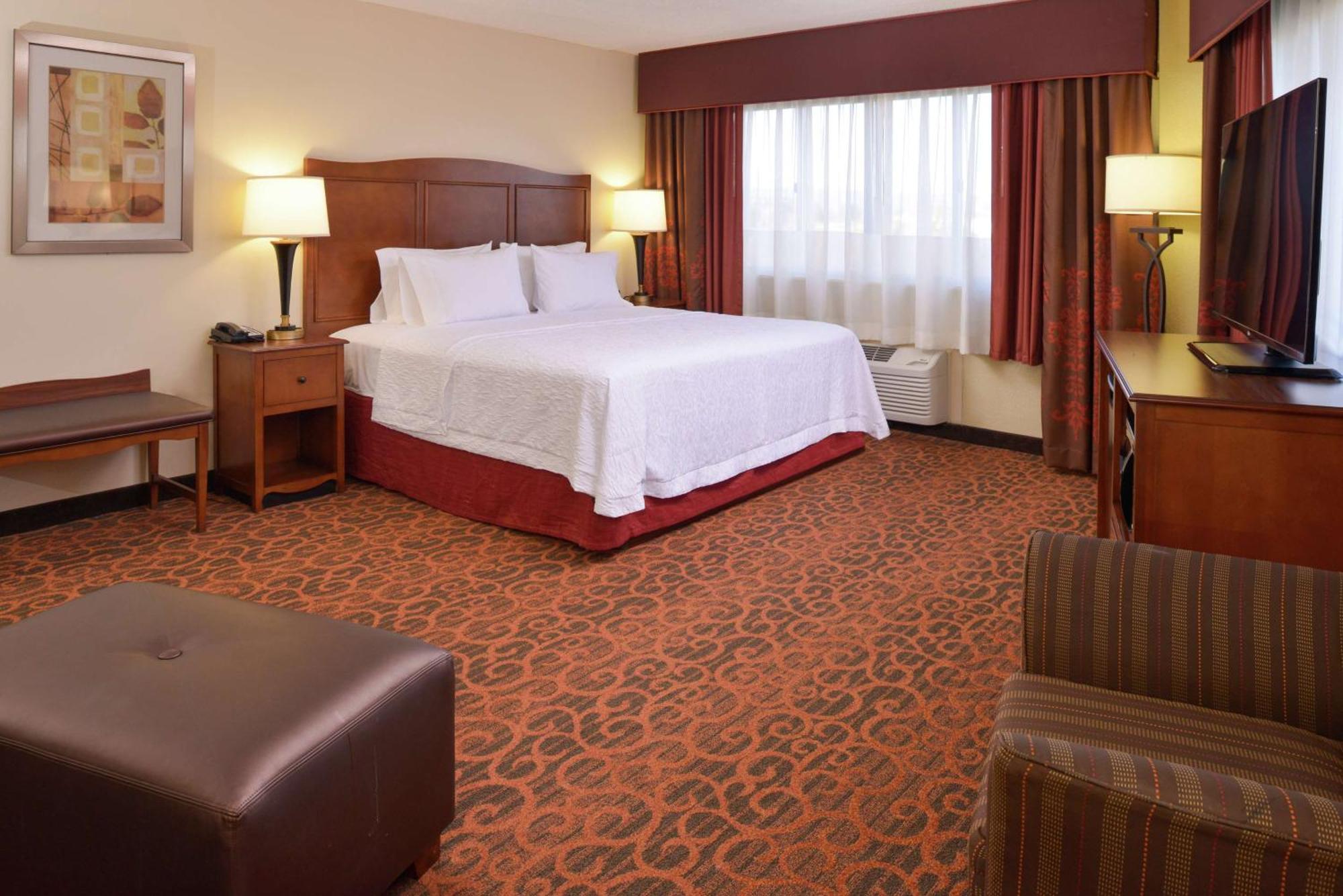Hampton Inn Фредерик Екстериор снимка