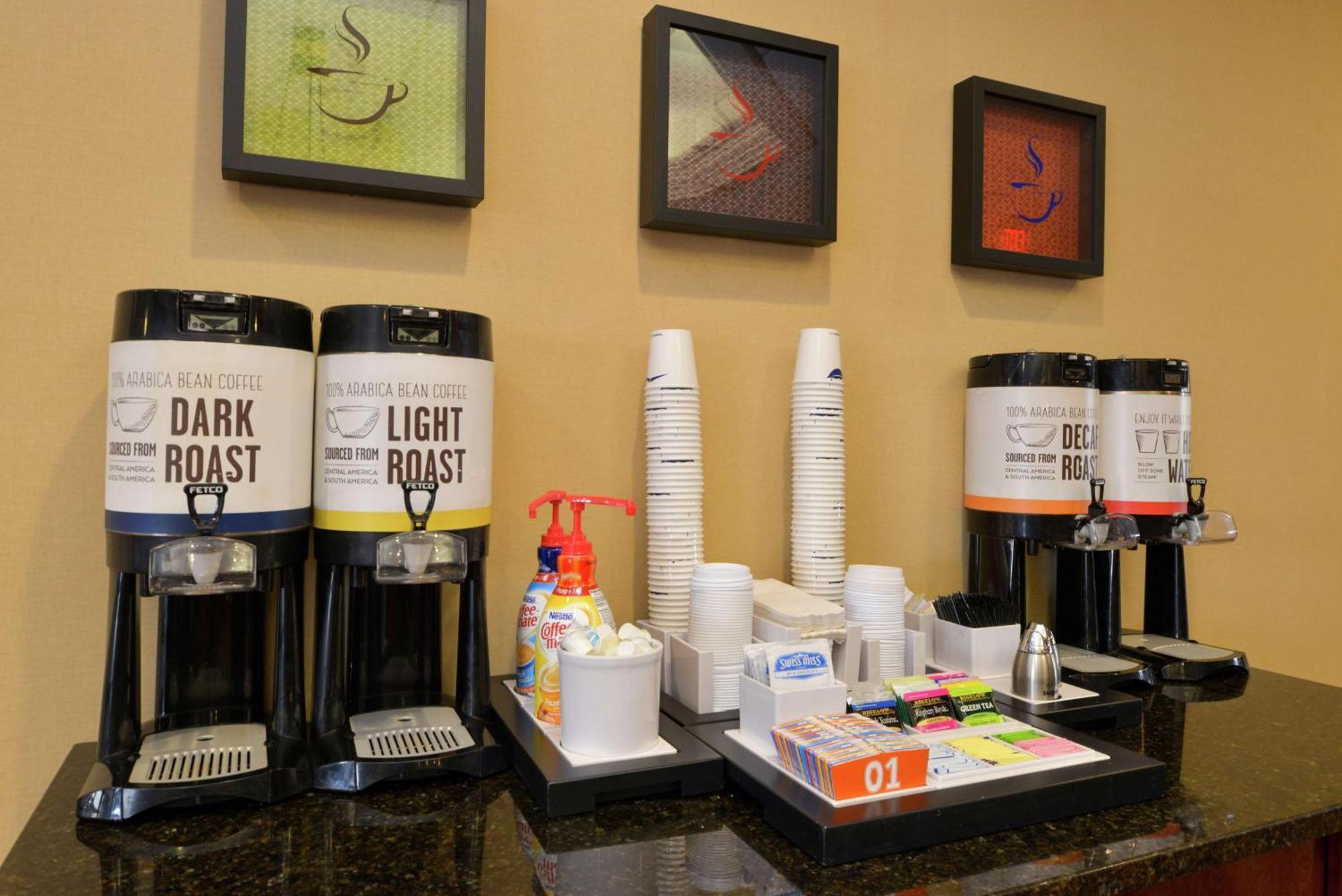 Hampton Inn Фредерик Екстериор снимка