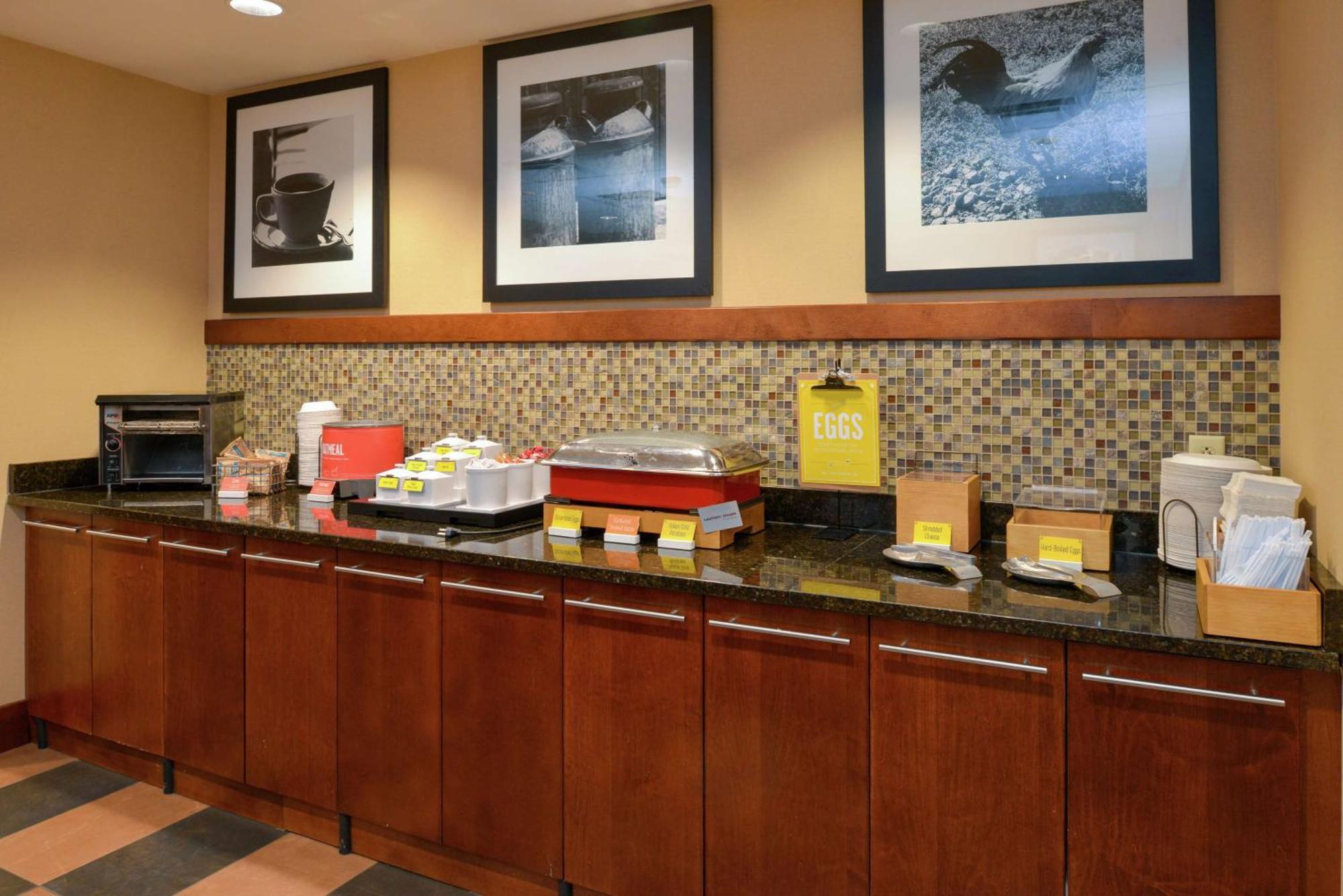 Hampton Inn Фредерик Екстериор снимка